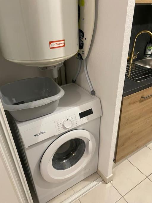 Charmant Studio Climatise A 5min Du Centre Apartment